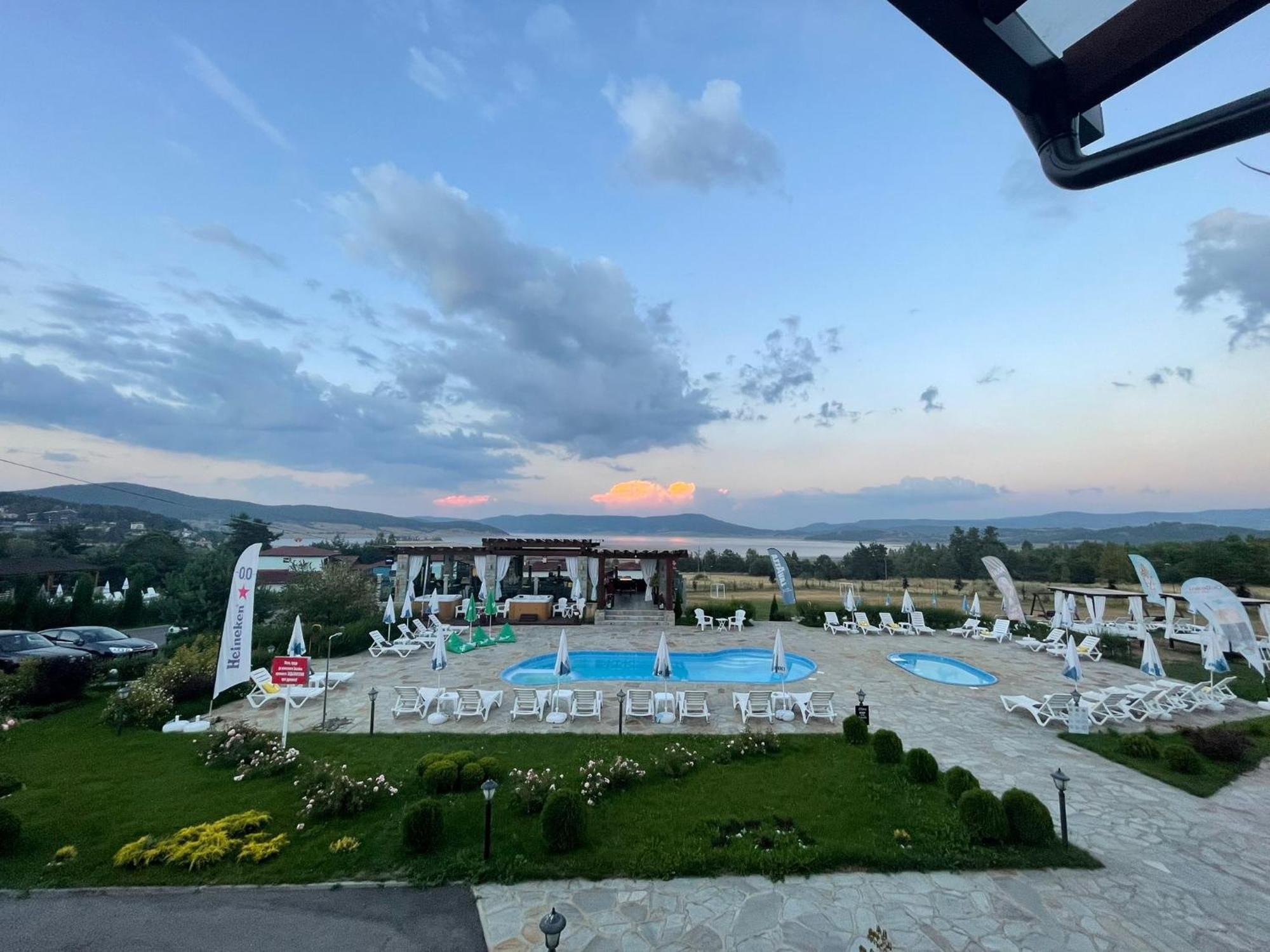 Family Hotel Eterno Tsigov Chark ภายนอก รูปภาพ